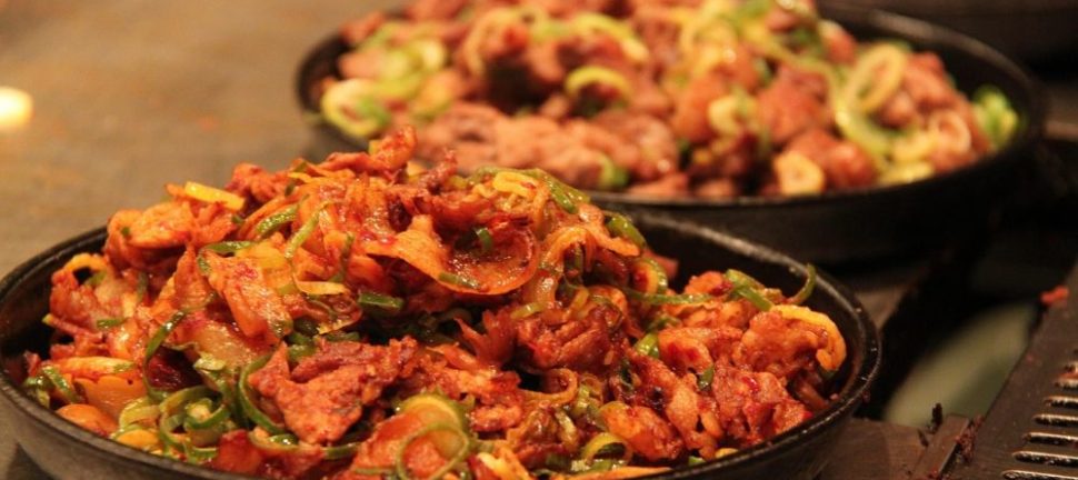 Sådan lærer du lokale madtraditioner at kende, når du rejser